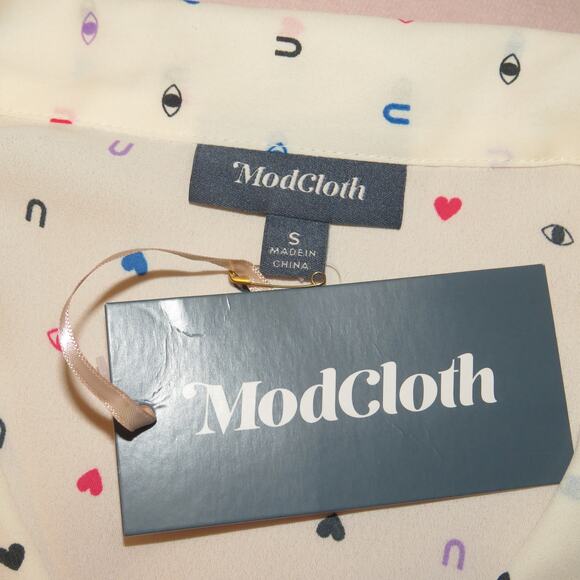 Modcloth Eye Love U Tie Neck Quirky Print 3/4 Sleeve Blouse - Picture 8 of 10